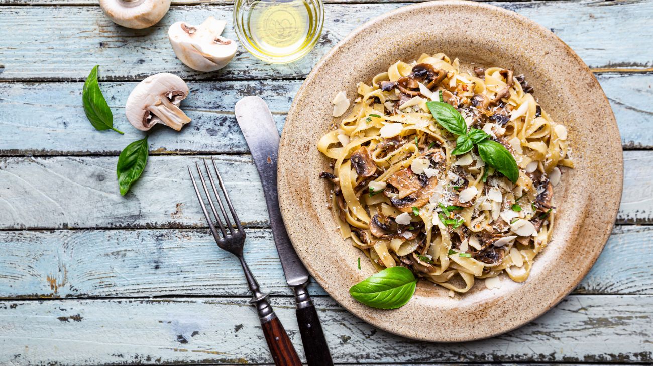 Pasta funghi e noci